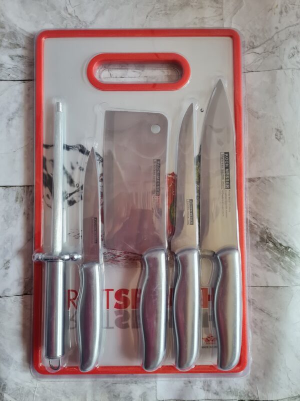 CHOPPING BOARD WITH STAINLESS STEEL KNIFE SET