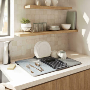 ABSORBENT DISH DRYING MAT WITH RACK